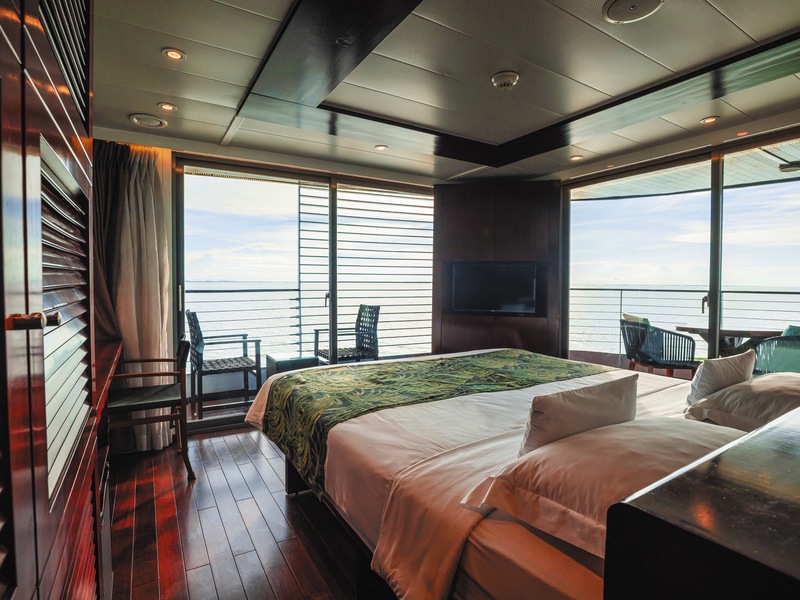 Upper Deck: 2 Beds with Small Terrace